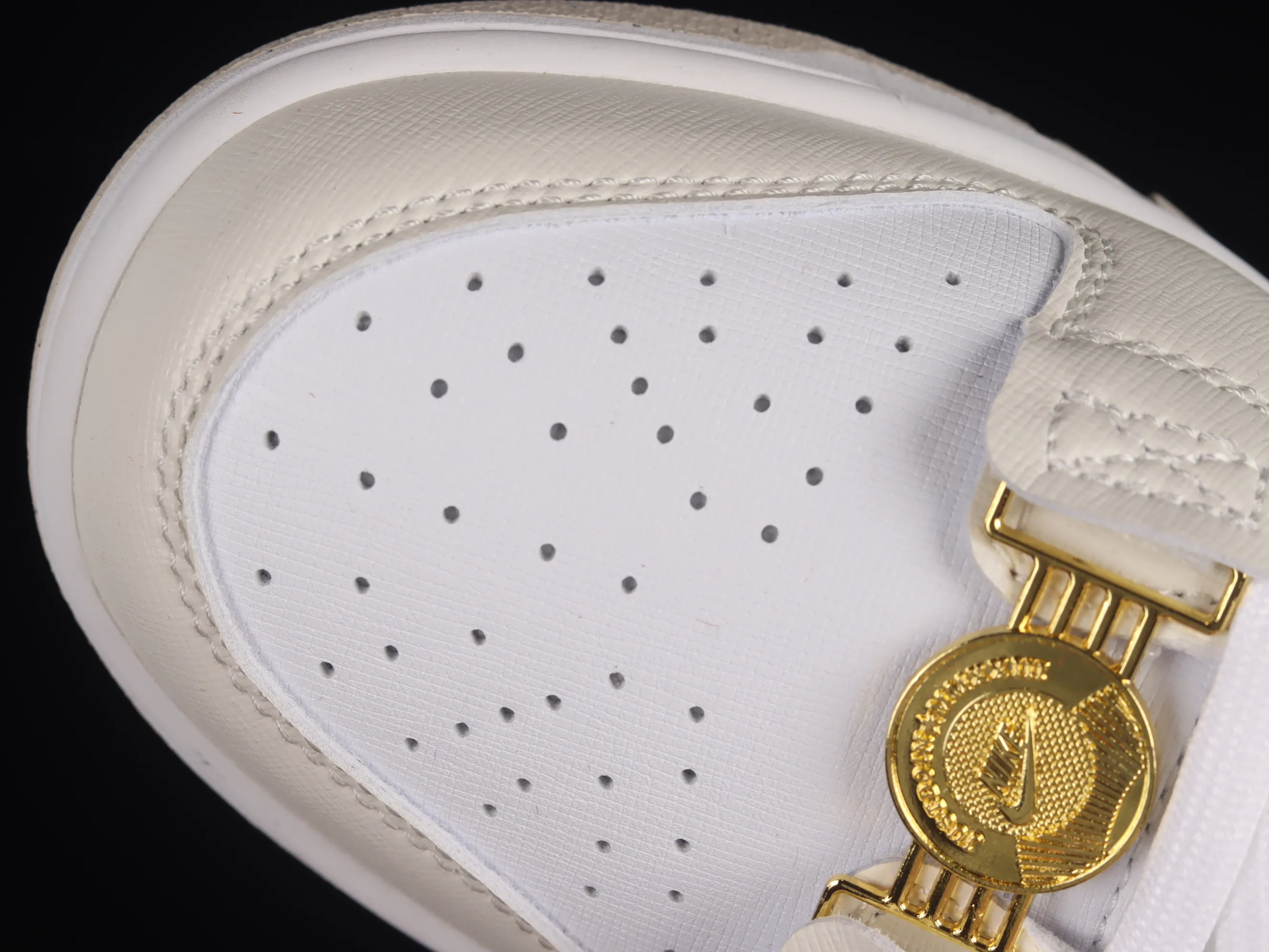 All Categories Nk SB Dunk Series Nk SB Dunk Low Low-top sneakers Cost-effective version Nk Dunk Low "Team Red" Metal buckle off-white SB low-top sports and leisure sneakers DV1160-100